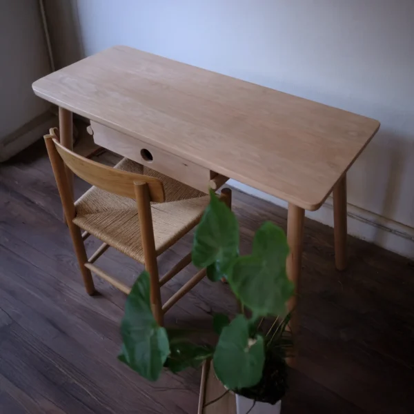 ESCRITORIO CON CAJON